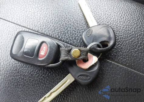 2011 Kia Sorento Lx z USA, uszkodzony, nr VIN 5XYKTCA15BG128370